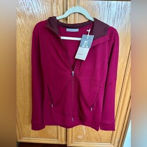 Icebreaker women’s dark pink 100% merino long sleeve zip hoodie size small